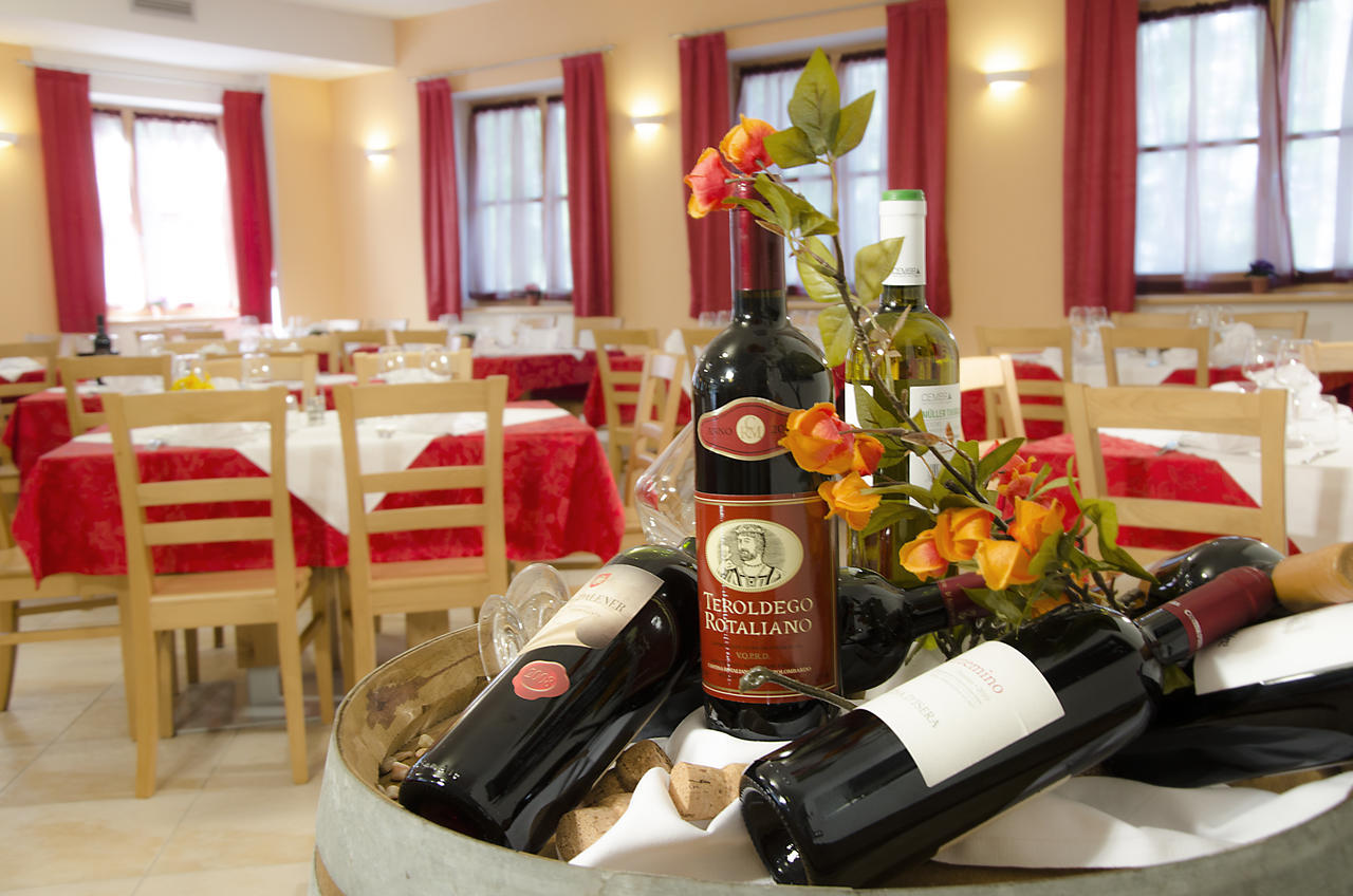 Hotel Vervasio Vervò Extérieur photo